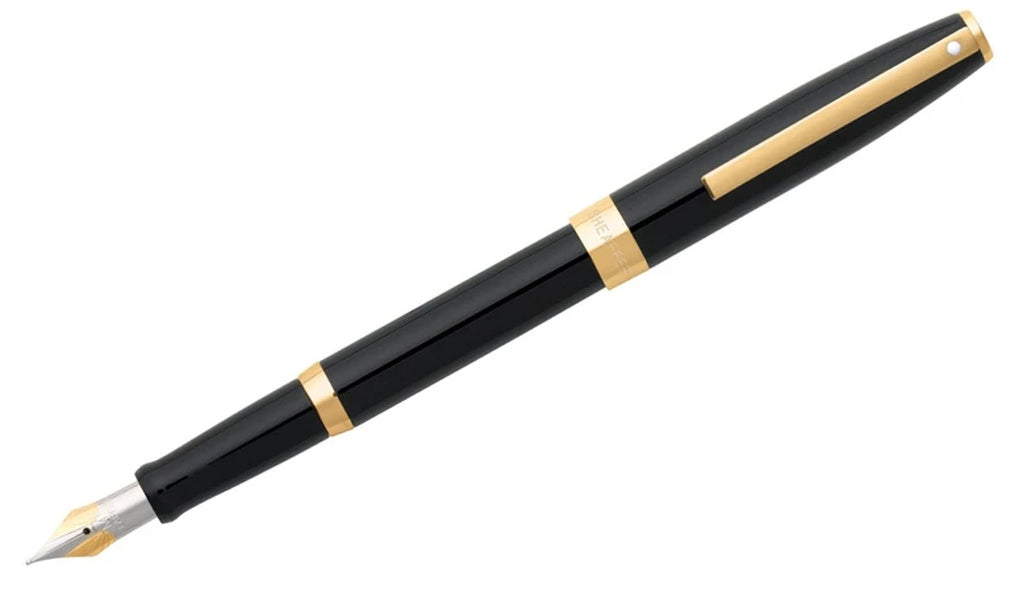 Sagaris™ - Gloss Black with Gold Trim Fountain Pen